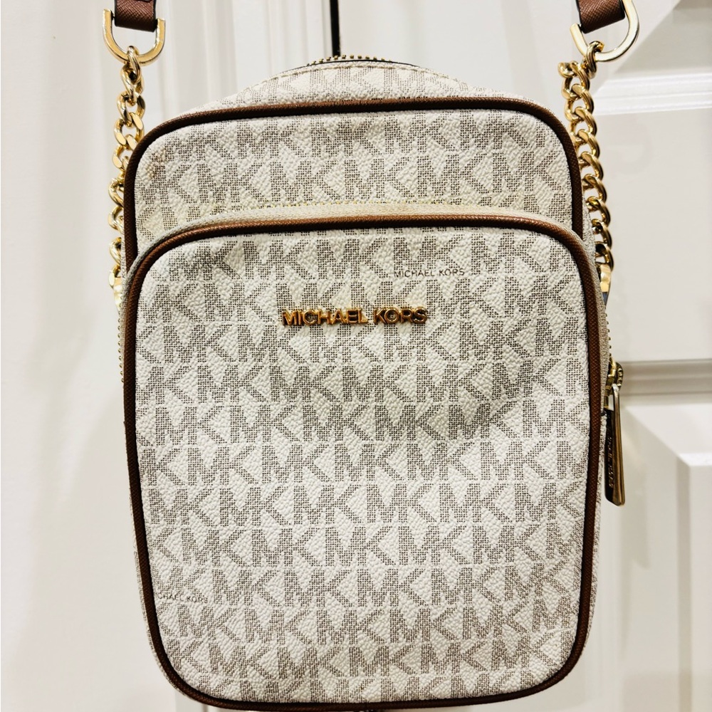 Michael Kors Beige/Acorn Signature Crossbody Bag